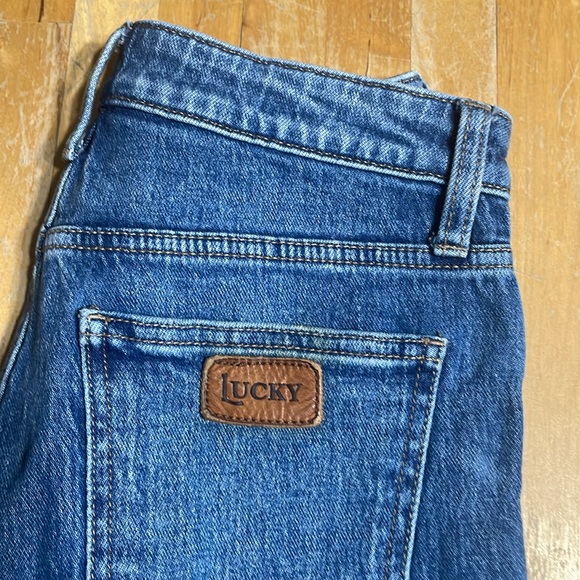 Women’s Lucky Brand high rise tomboy jeans - Picture 2 of 11